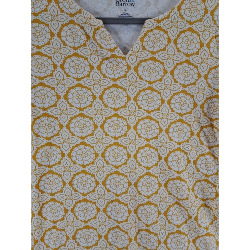 Croft Barrow Size Medium Yellow Floral Womens Split V Neck Womens Short Sleeve - Picture 3 of 7